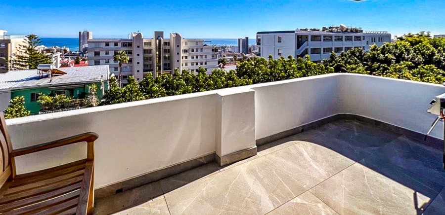 2 Bedroom Property for Sale in Sea Point Western Cape